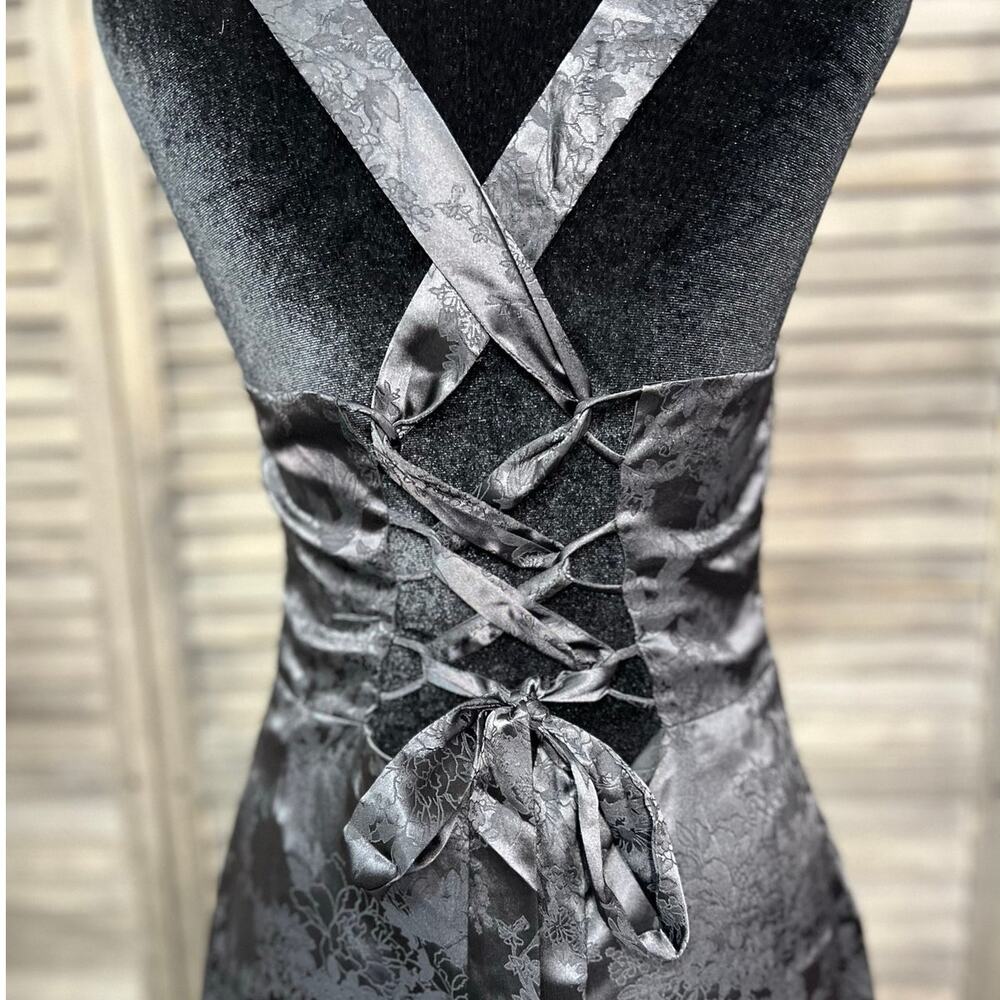 Lulus Black Floral Satin Look Lace Up Mini Dress Medium NWT Corset Back - Picture 5 of 11